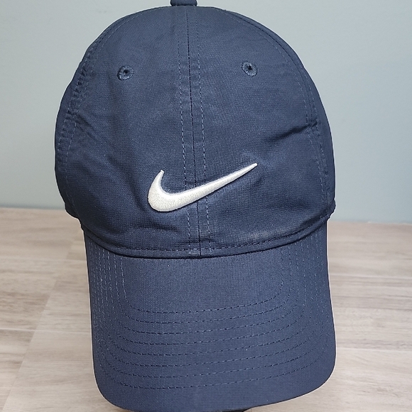 Nike‎ Navy Blue Cap - Picture 1 of 3